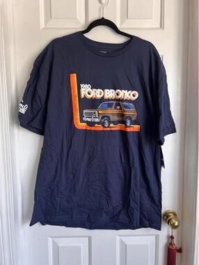 NWT -VINTAGE STYLE 1980 FORD BRONCO 4X4 Truck T-Shirt MENS  Small